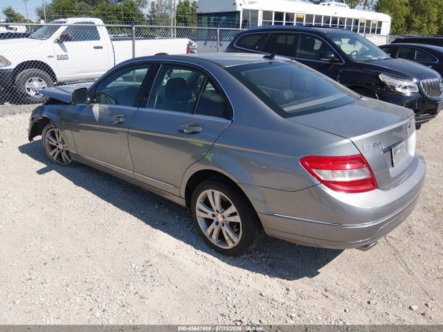 صورة 3 لـ 2009 Mercedes-BENZ C 300