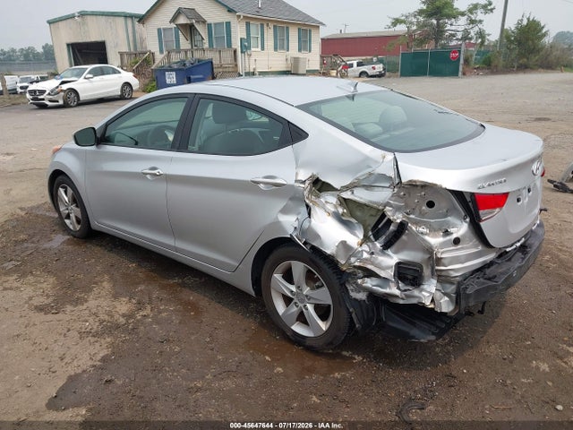 2013 Hyundai ELANTRA GLS 照片 3