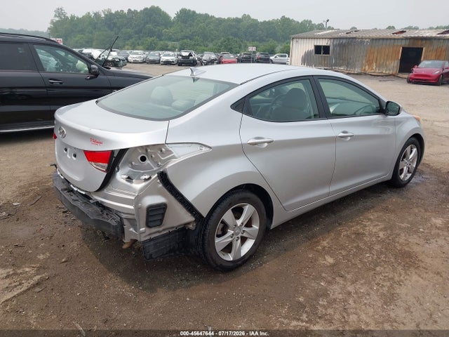 2013 Hyundai ELANTRA GLS 照片 4