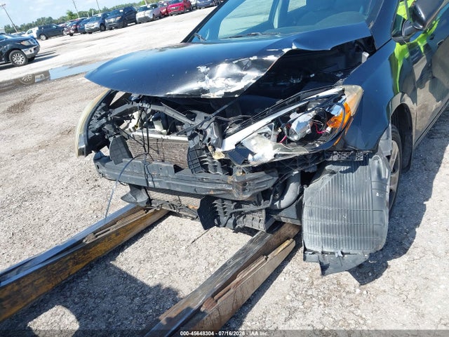 صورة 6 لـ 2015 KIA FORTE LX