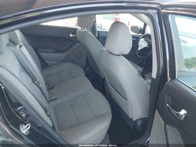 صورة 8 لـ 2015 KIA FORTE LX