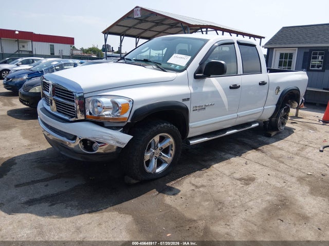 صورة 2 لـ 2006 Dodge RAM 1500 SLT/TRX4 OFF ROAD/SPORT