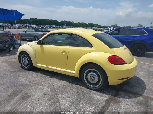 2012 Volkswagen BEETLE 2.5L photo 3