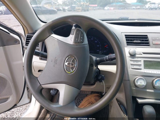 2010 Toyota CAMRY LE photo 6