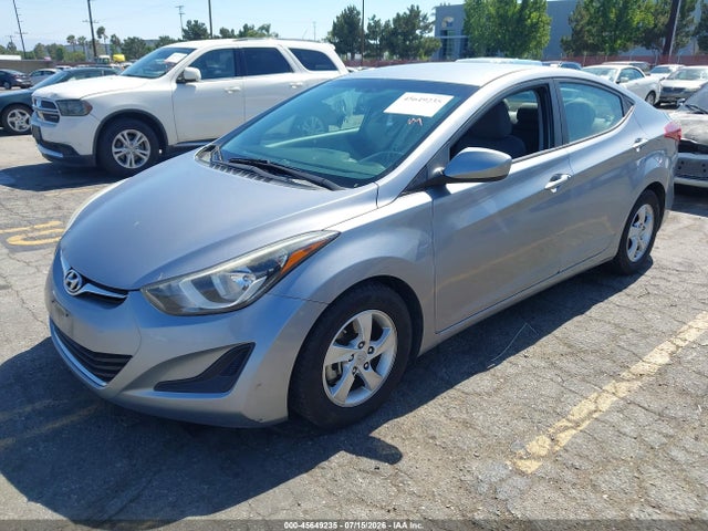 2015 Hyundai ELANTRA SE photo 2