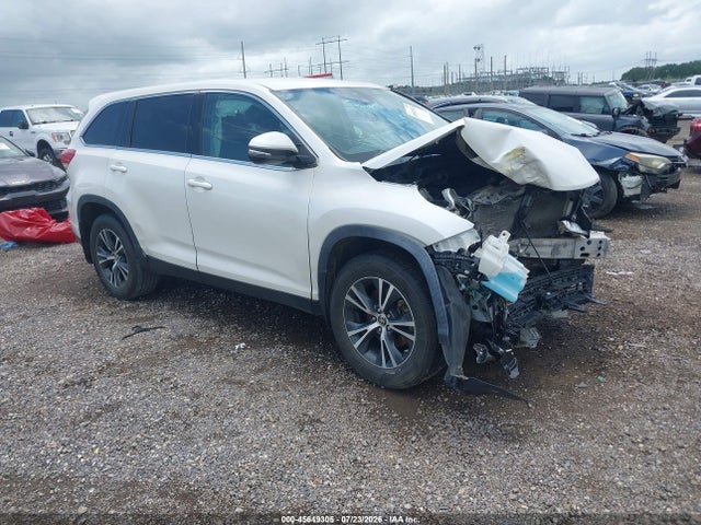 2019 TOYOTA HIGHLANDE LE