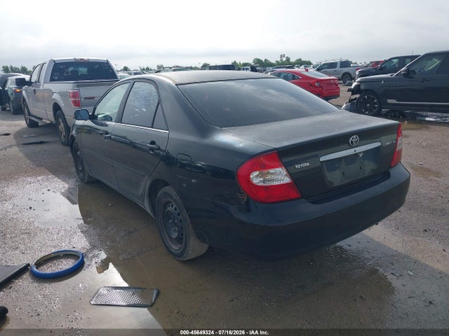2004 Toyota CAMRY LE photo 3