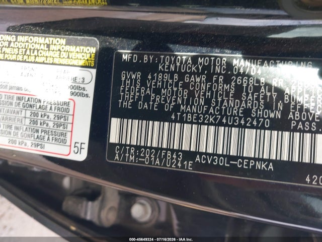 2004 Toyota CAMRY LE photo 9