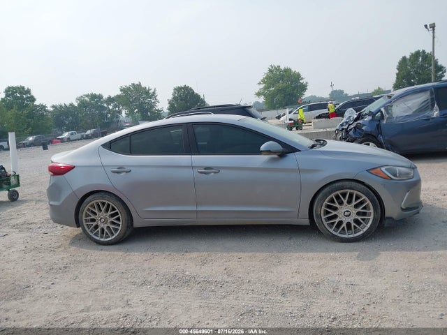 2017 Hyundai ELANTRA SE — миниатюра 13