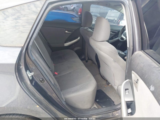 صورة 8 لـ 2012 Toyota PRIUS THREE