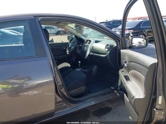 2015 Nissan VERSA 1.6 SV 照片 5