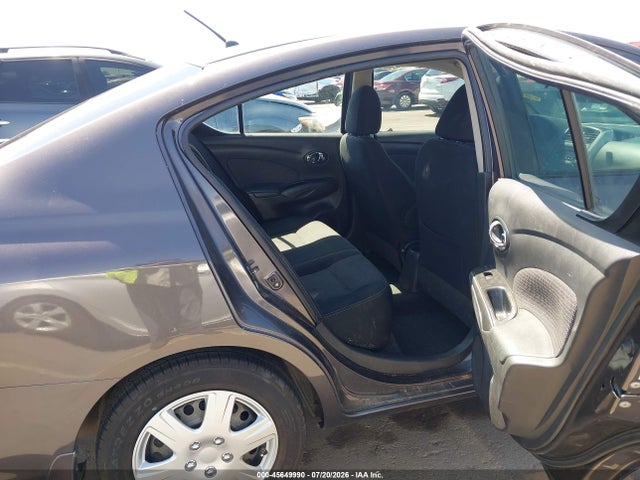 2015 Nissan VERSA 1.6 SV 照片 8