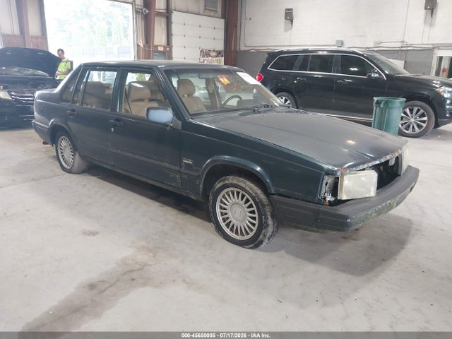1993 VOLVO 940 