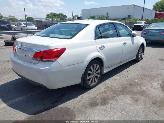 2011 Toyota AVALON LIMITED 照片 4