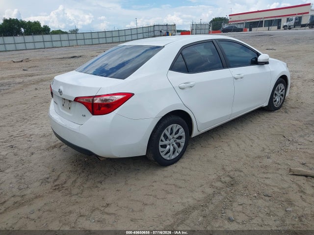 2019 Toyota COROLLA LE photo 4