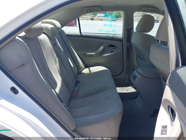 صورة 8 لـ 2011 Toyota CAMRY LE V6