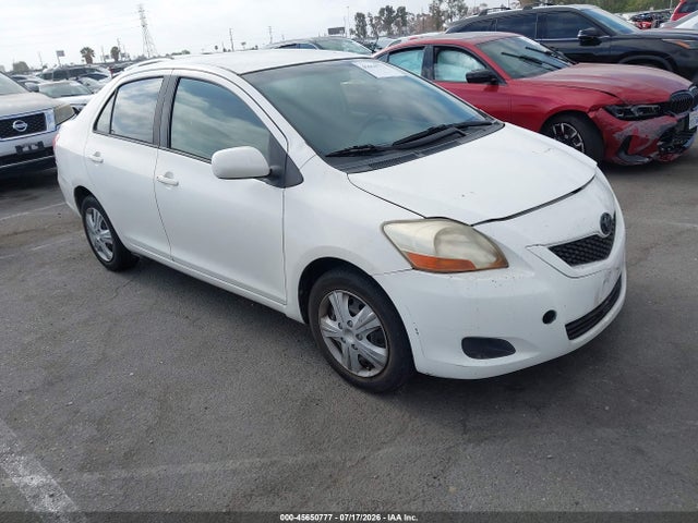 2010 Toyota YARIS 照片 1