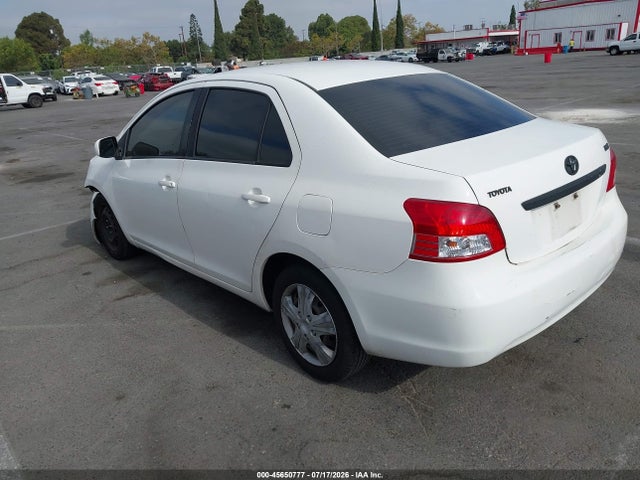 2010 Toyota YARIS 照片 3