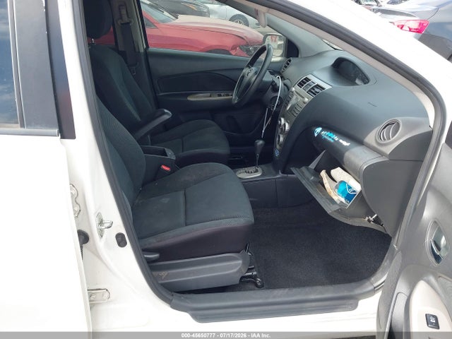 2010 Toyota YARIS 照片 5