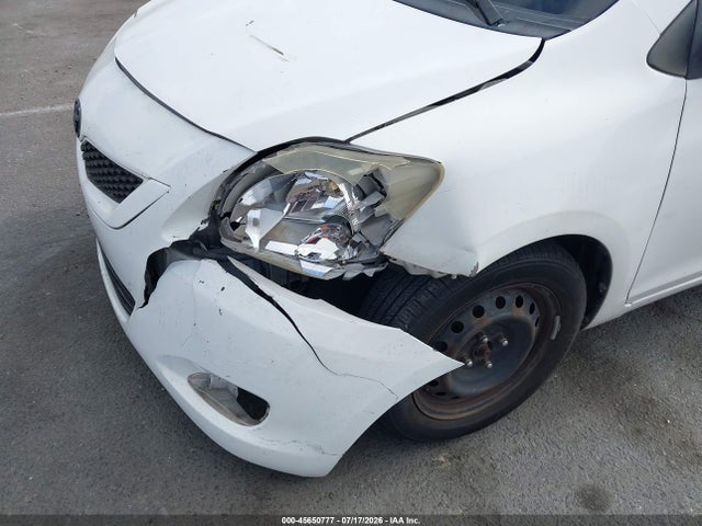 2010 Toyota YARIS 照片 6