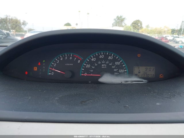 2010 Toyota YARIS 照片 7