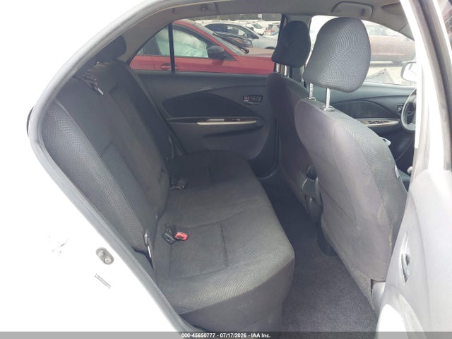 2010 Toyota YARIS 照片 8