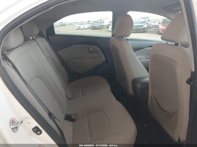 صورة 8 لـ 2016 KIA RIO EX