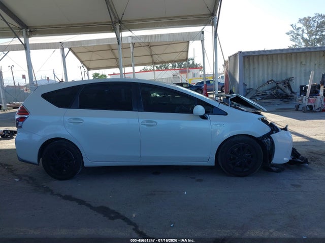 2017 Toyota PRIUS V THREE — миниатюра 14