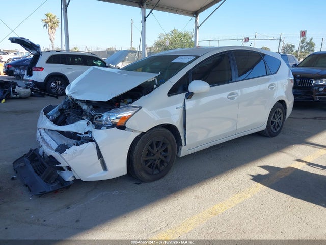 2017 Toyota PRIUS V THREE 照片 2