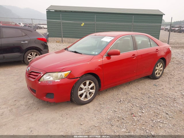 2011 Toyota CAMRY LE photo 2