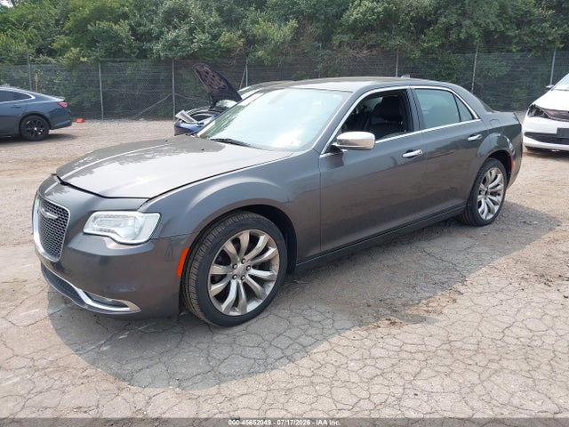2019 Chrysler 300 LIMITED 照片 2