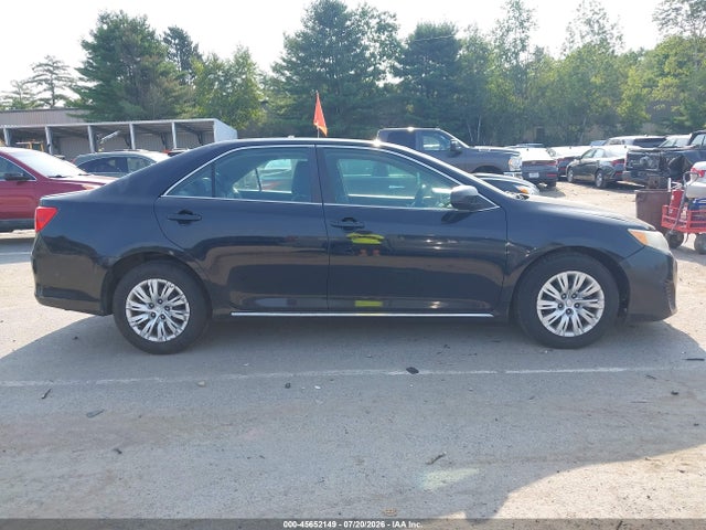 2014 Toyota CAMRY LE — миниатюра 13