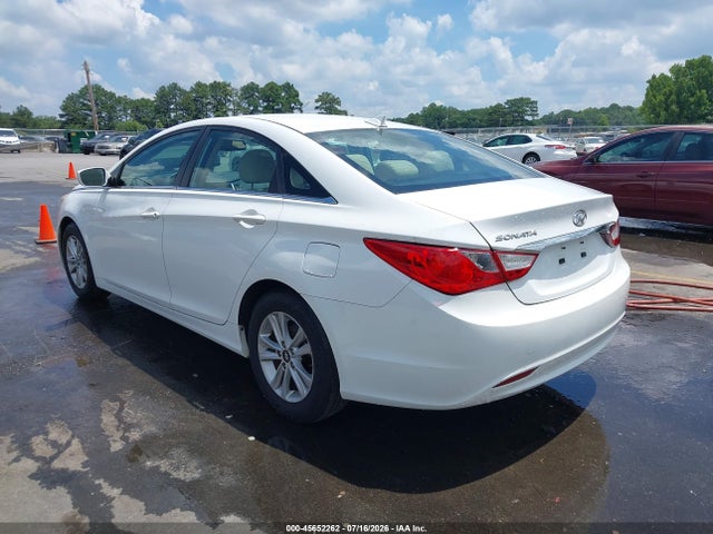 2013 Hyundai SONATA GLS — фото 3