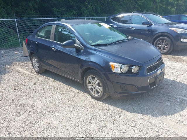 2016 Chevrolet SONIC LT AUTO — фото 1