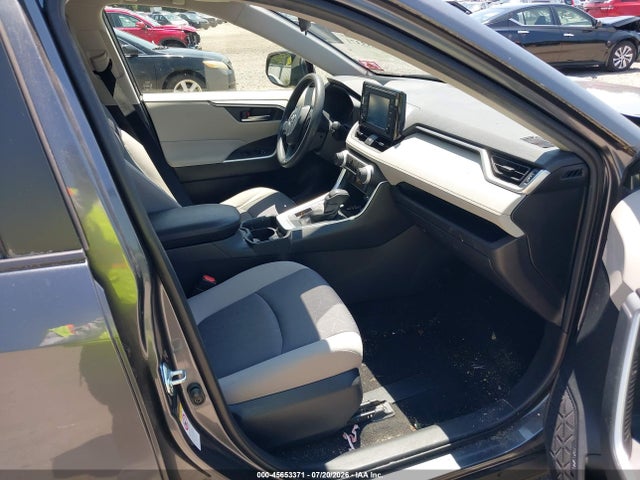 2019 TOYOTA RAV4 XLE 5