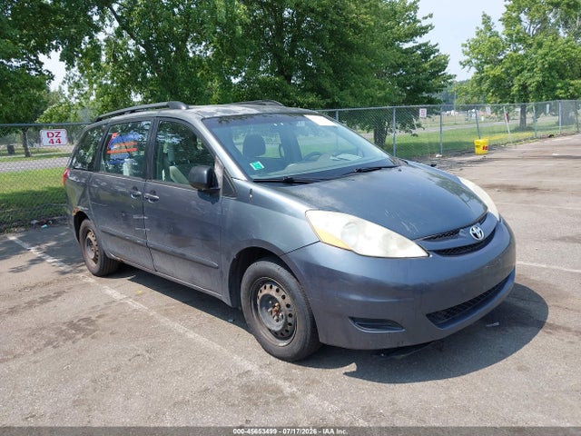 2010 TOYOTA SIENNA CE