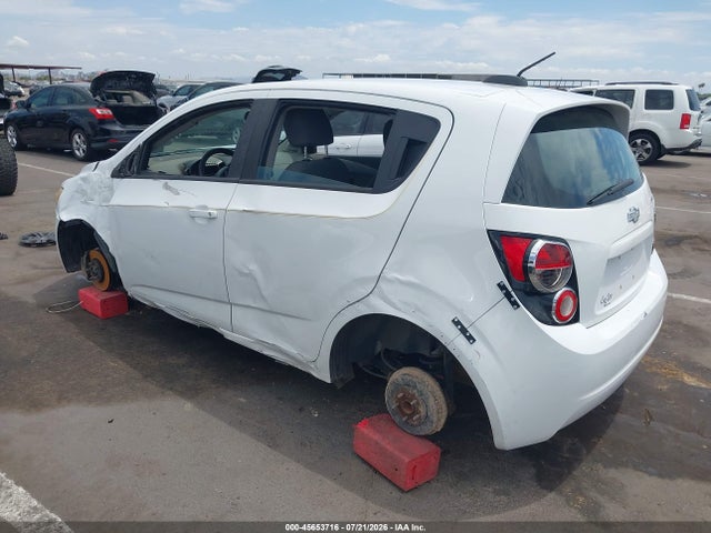 2015 Chevrolet SONIC LS AUTO — фото 3