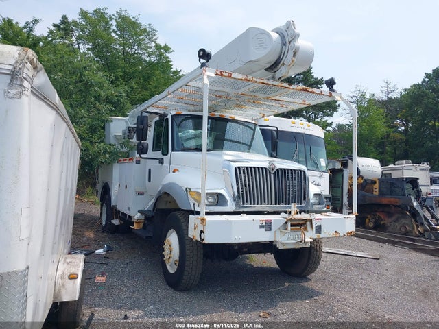 2004 INTERNATIONAL 7000 7400