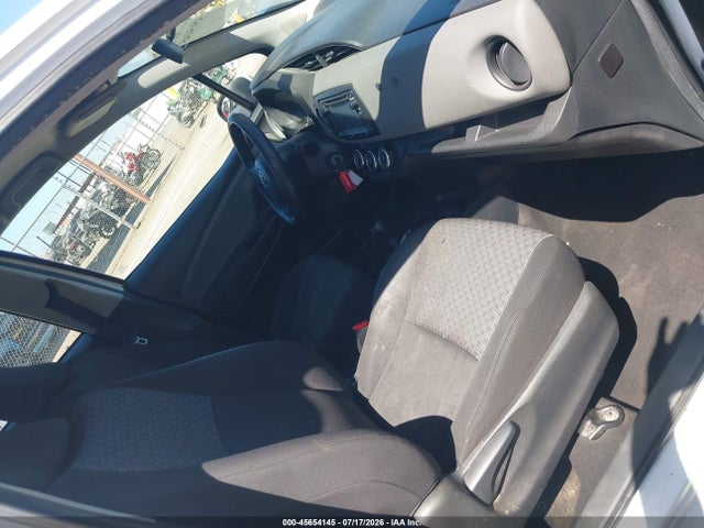 2016 Toyota YARIS L photo 5