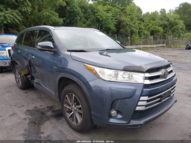 2017 TOYOTA HIGHLANDE XLE