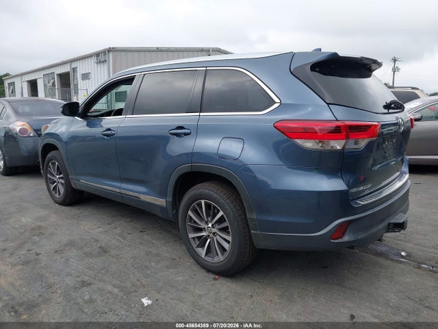 2017 TOYOTA HIGHLANDER XLE 3