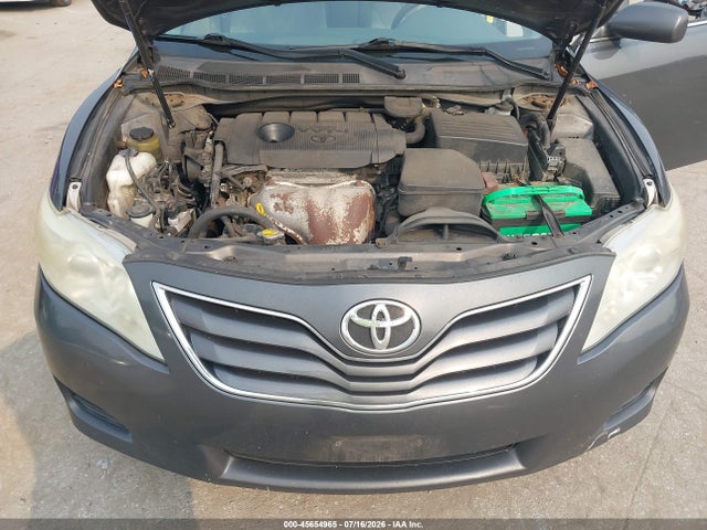 2011 Toyota CAMRY LE photo 10