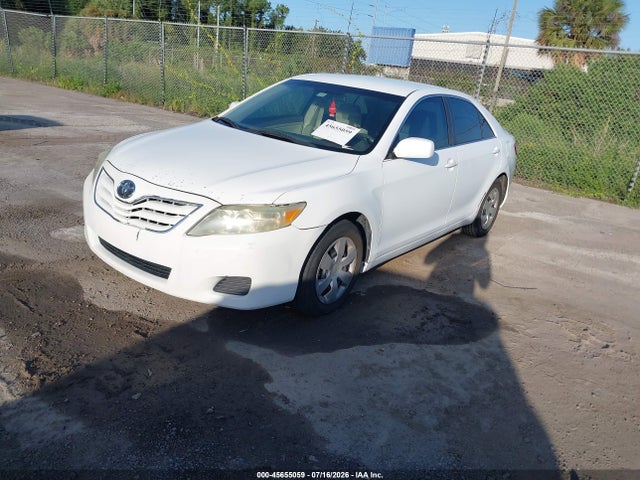 2010 Toyota CAMRY LE 照片 2
