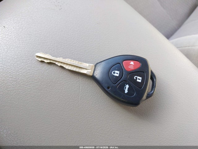 2010 Toyota CAMRY LE 缩略图 11