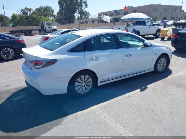 2017 Hyundai SONATA HYBRID SE — миниатюра 4