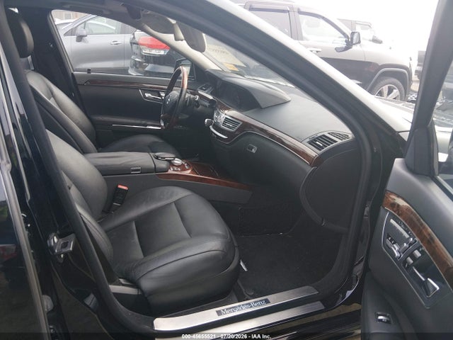 صورة 5 لـ 2013 Mercedes-BENZ S 550 4MATIC