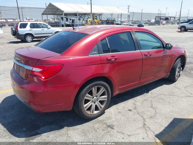 صورة 4 لـ 2013 Chrysler 200 LX