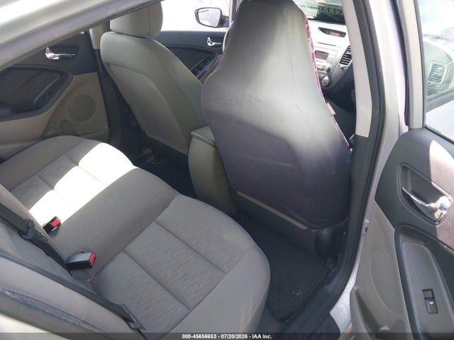 صورة 8 لـ 2015 KIA FORTE LX