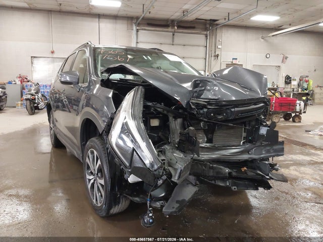2022 SUBARU FORESTER LIMITED