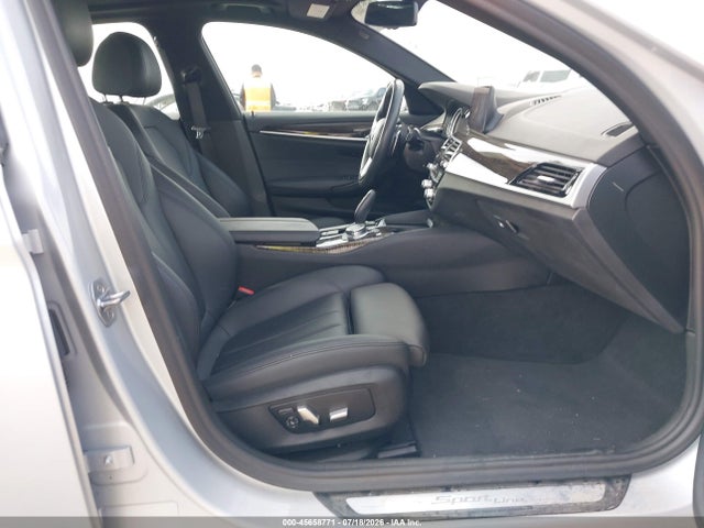 2019 BMW 530I photo 5